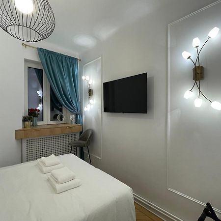 Studio Alice Romana Square Apartment บูคาเรสต์ ภายนอก รูปภาพ