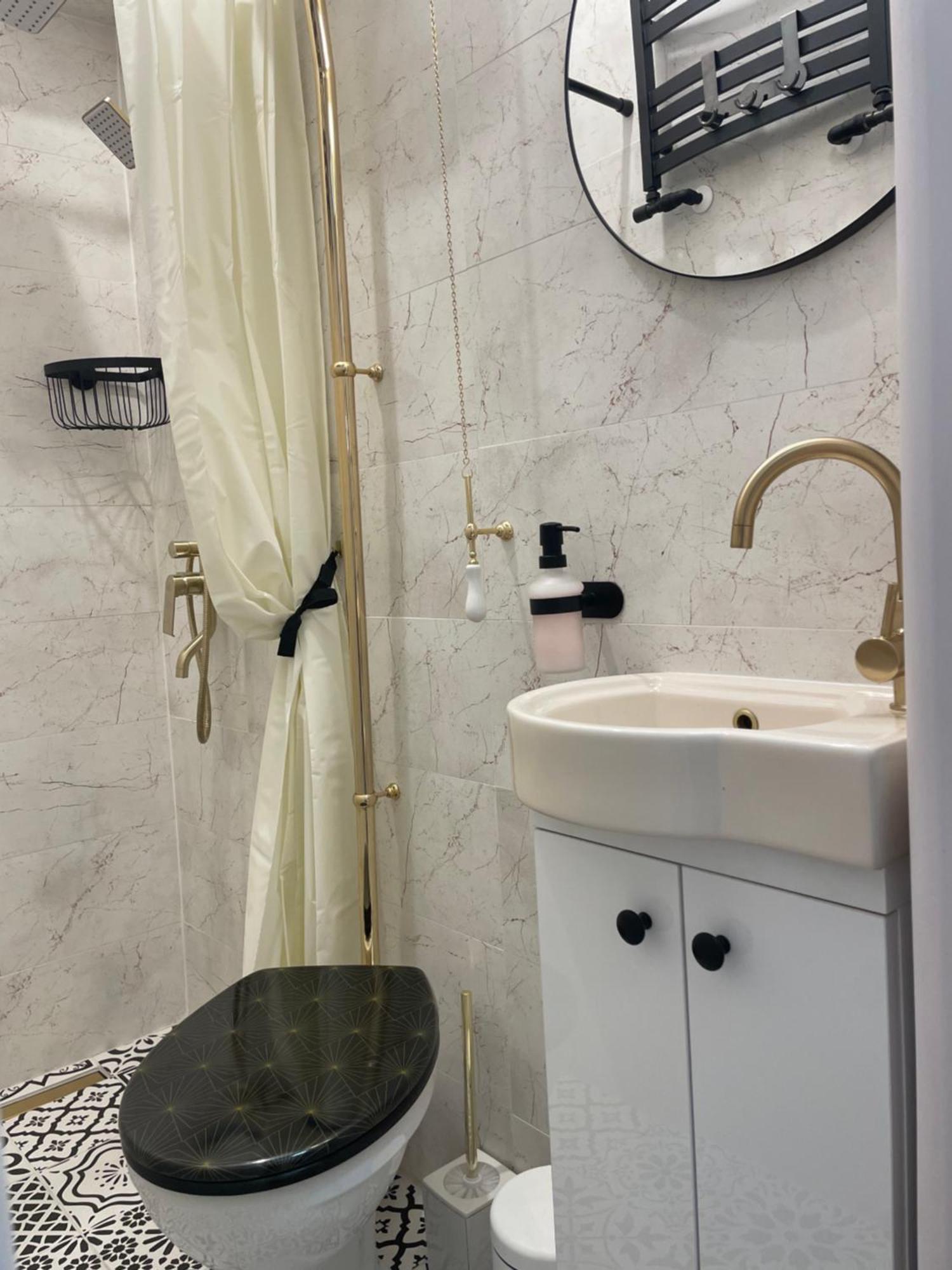 Studio Alice Romana Square Apartment บูคาเรสต์ ภายนอก รูปภาพ