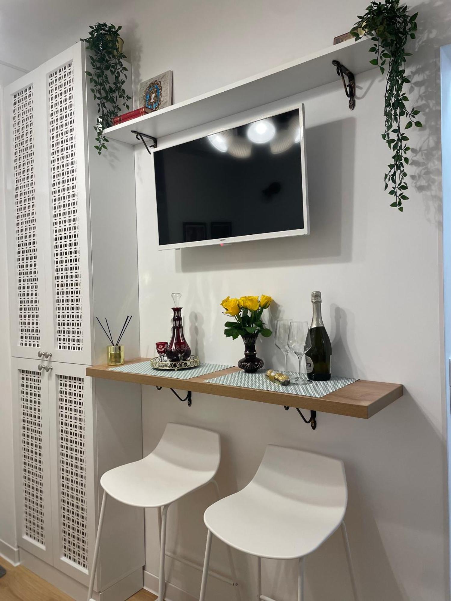Studio Alice Romana Square Apartment บูคาเรสต์ ภายนอก รูปภาพ