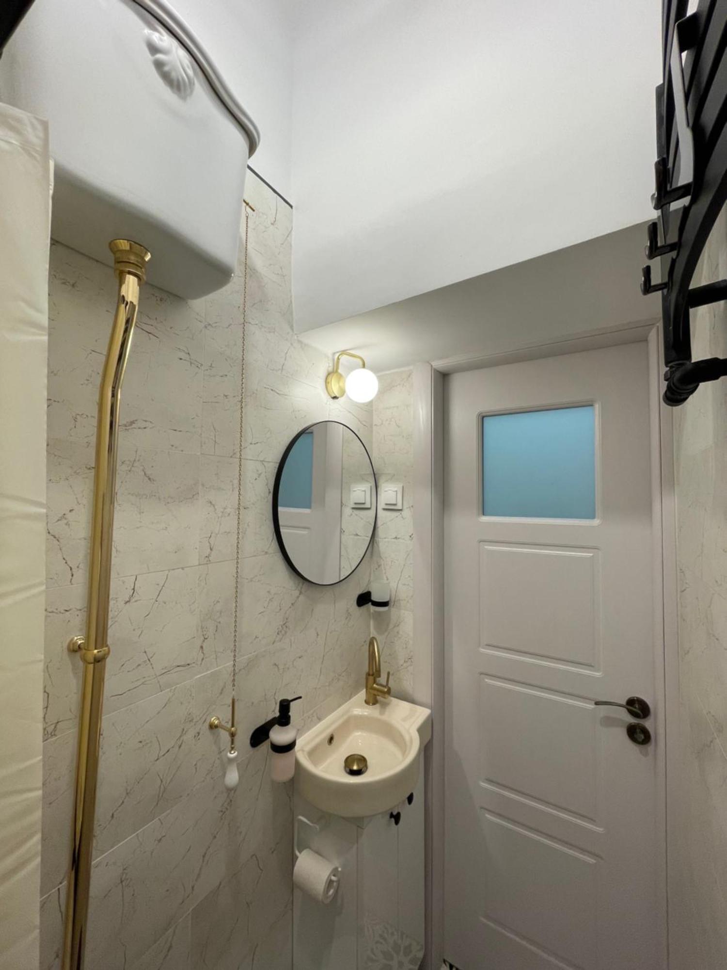 Studio Alice Romana Square Apartment บูคาเรสต์ ภายนอก รูปภาพ