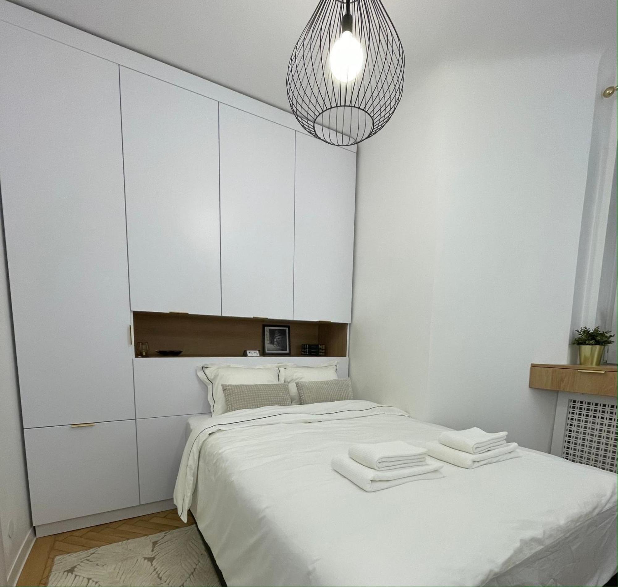 Studio Alice Romana Square Apartment บูคาเรสต์ ภายนอก รูปภาพ