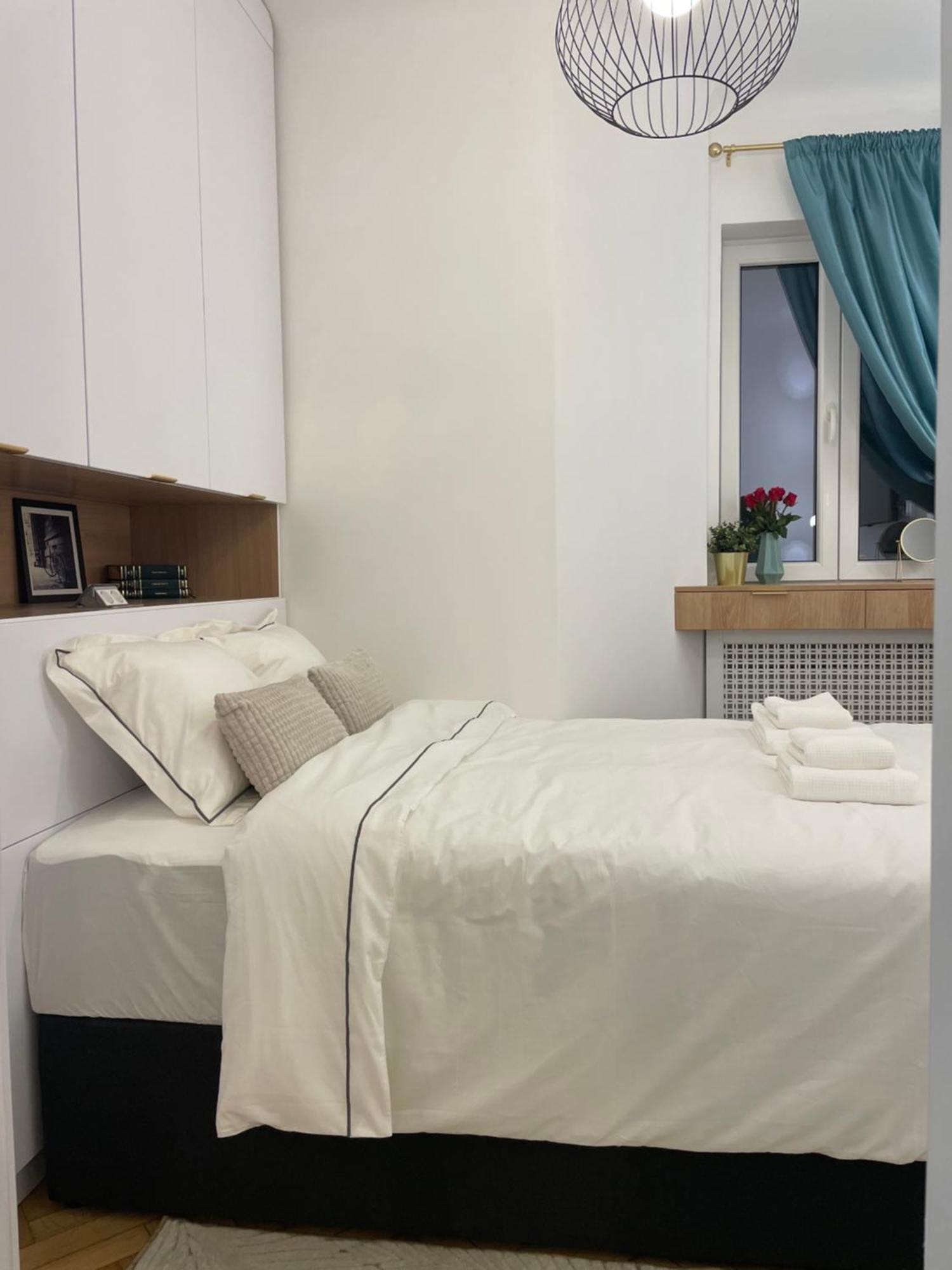 Studio Alice Romana Square Apartment บูคาเรสต์ ภายนอก รูปภาพ
